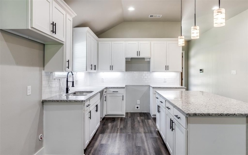 3235 Pine Street, Dallas, TX 75215, 4 Habitaciones Habitaciones , ,2 BañosBaños,Residential,En Venta,3235 Pine Street,20939735