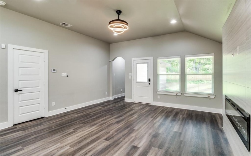 3235 Pine Street, Dallas, TX 75215, 4 Habitaciones Habitaciones , ,2 BañosBaños,Residential,En Venta,3235 Pine Street,20939735