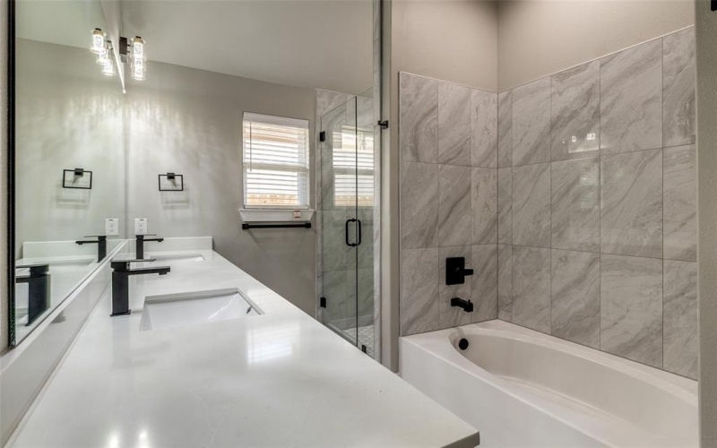 3235 Pine Street, Dallas, TX 75215, 4 Habitaciones Habitaciones , ,2 BañosBaños,Residential,En Venta,3235 Pine Street,20939735