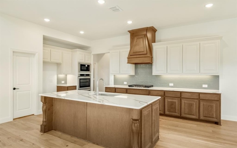 1024 Emerald Trace Drive, Justin, TX 76247, 5 Bedrooms Bedrooms, ,5 BathroomsBathrooms,Residential,For Sale,1024 Emerald Trace Drive,20939747