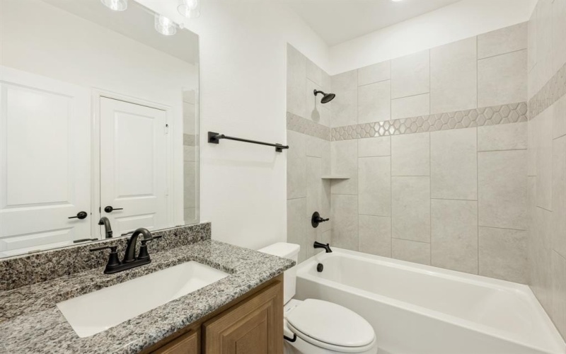 1024 Emerald Trace Drive, Justin, TX 76247, 5 Bedrooms Bedrooms, ,5 BathroomsBathrooms,Residential,For Sale,1024 Emerald Trace Drive,20939747
