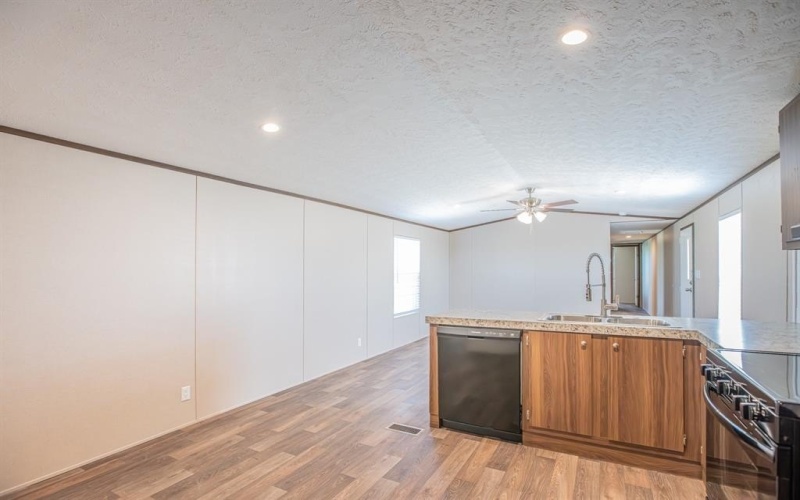 136 El Dorado Street, Decatur, TX 76234, 4 Bedrooms Bedrooms, ,2 BathroomsBathrooms,Residential,For Sale,136 El Dorado Street,20939797