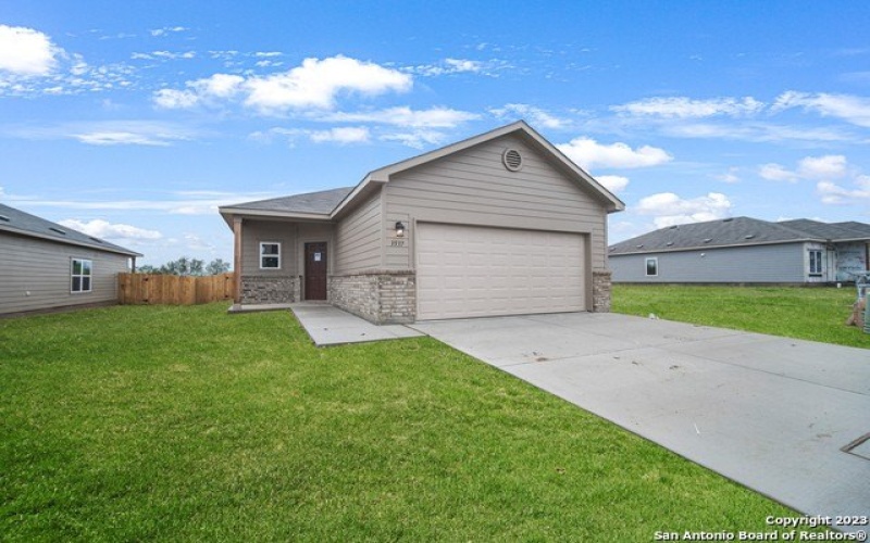 725 Canyon View, Seguin, TX 78155, 4 Bedrooms Bedrooms, ,2 BathroomsBathrooms,Residential,For Sale,725 Canyon View,1841657