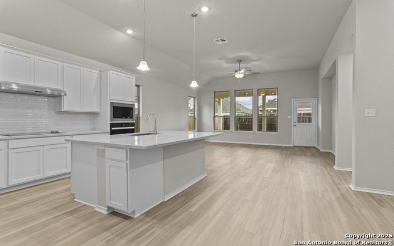 1024 Windflower, New Braunfels, TX 78130, 3 Habitaciones Habitaciones , ,2 BañosBaños,Residential,En Venta,1024 Windflower,1821596