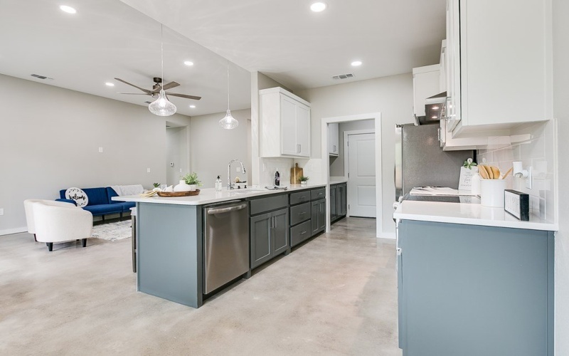 2118 Deaton St, San Angelo, TX 76903, 3 Bedrooms Bedrooms, ,2 BathroomsBathrooms,Residential,For Sale,2118 Deaton St,127472