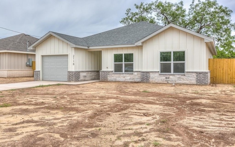 2118 Deaton St, San Angelo, TX 76903, 3 Bedrooms Bedrooms, ,2 BathroomsBathrooms,Residential,For Sale,2118 Deaton St,127472
