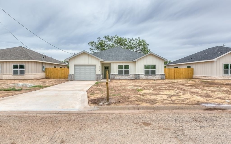 2118 Deaton St, San Angelo, TX 76903, 3 Bedrooms Bedrooms, ,2 BathroomsBathrooms,Residential,For Sale,2118 Deaton St,127472