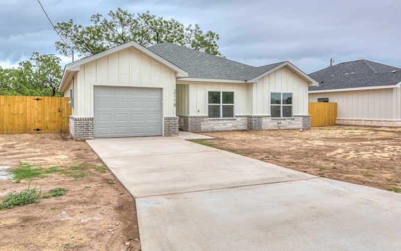2118 Deaton St, San Angelo, TX 76903, 3 Bedrooms Bedrooms, ,2 BathroomsBathrooms,Residential,For Sale,2118 Deaton St,127472