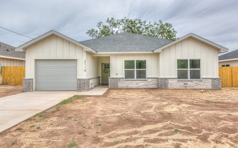 2118 Deaton St, San Angelo, TX 76903, 3 Bedrooms Bedrooms, ,2 BathroomsBathrooms,Residential,For Sale,2118 Deaton St,127472