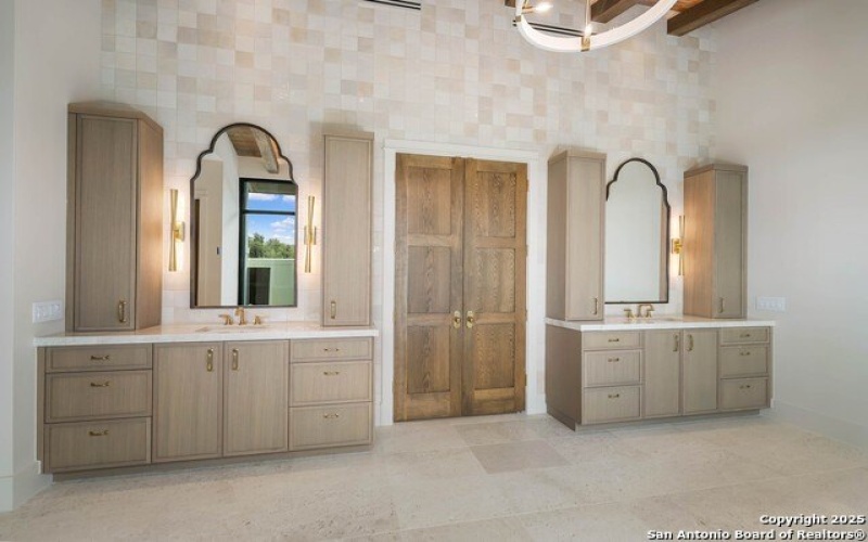 24627 Cliff Line, San Antonio, TX 78257, 4 Bedrooms Bedrooms, ,5 BathroomsBathrooms,Residential,For Sale,24627 Cliff Line,1834818