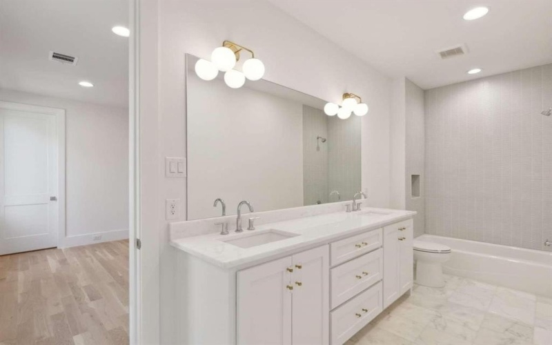 3851 Davila Drive, Dallas, TX 75220, 5 Habitaciones Habitaciones , ,5 BañosBaños,Residential,En Venta,3851 Davila Drive,20937383