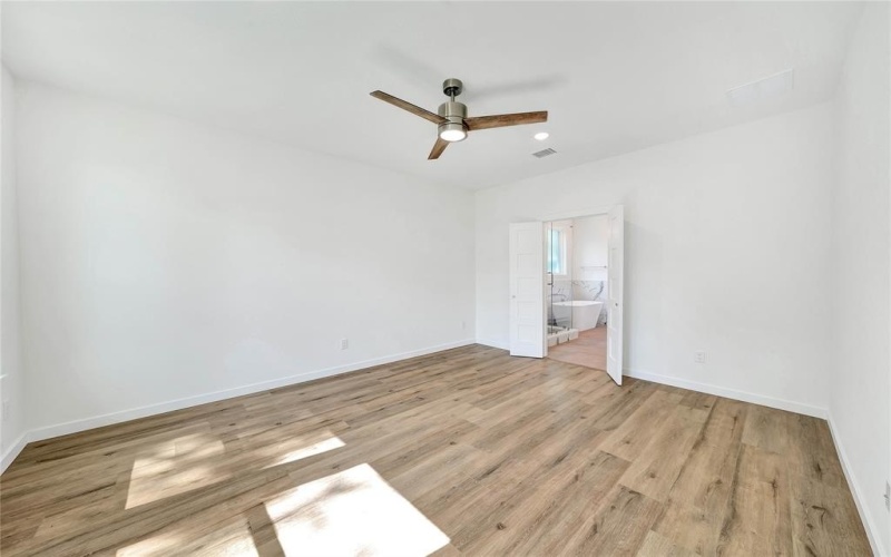 220 E Park Street, Little Elm, TX 75068, 4 Bedrooms Bedrooms, ,3 BathroomsBathrooms,Residential,For Sale,220 E Park Street,20937394