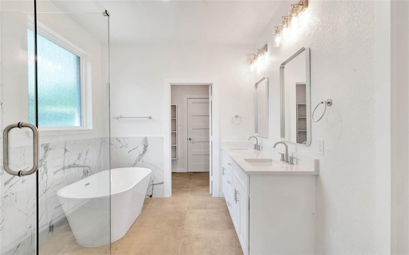 220 E Park Street, Little Elm, TX 75068, 4 Bedrooms Bedrooms, ,3 BathroomsBathrooms,Residential,For Sale,220 E Park Street,20937394