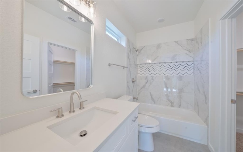 220 E Park Street, Little Elm, TX 75068, 4 Bedrooms Bedrooms, ,3 BathroomsBathrooms,Residential,For Sale,220 E Park Street,20937394
