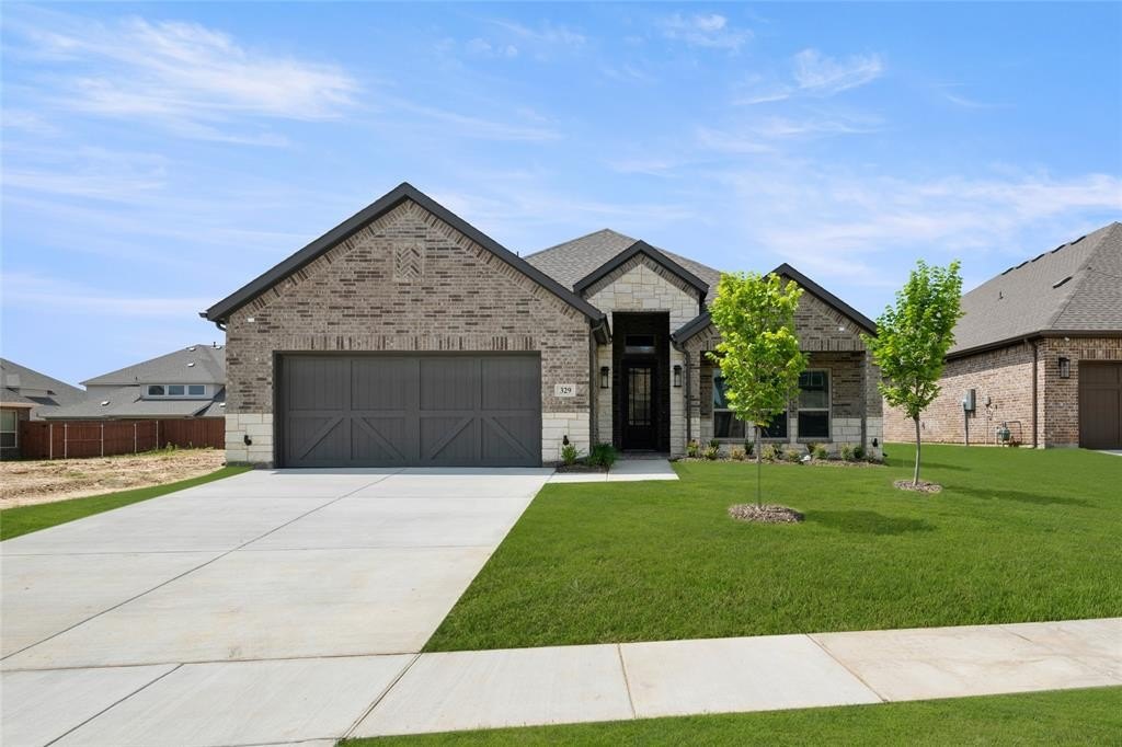 329 Lovett Lane, Burleson, TX 76028, 4 Bedrooms Bedrooms, ,3 BathroomsBathrooms,Residential,For Sale,329 Lovett Lane,20937223