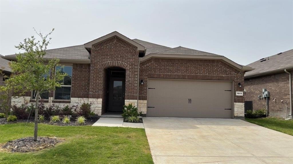 1911 JACKSON Street, Cleburne, TX 76033, 5 Bedrooms Bedrooms, ,3 BathroomsBathrooms,Residential,For Sale,1911 JACKSON Street,20937623