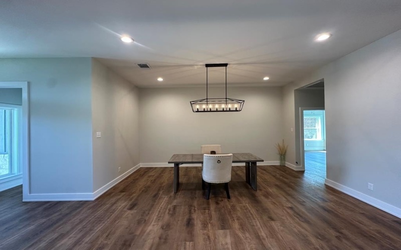 3611 Clearview Dr, San Angelo, TX 76904, 4 Bedrooms Bedrooms, ,3 BathroomsBathrooms,Residential,For Sale,3611 Clearview Dr,127424