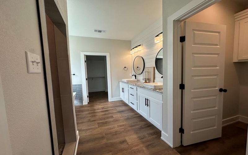 3611 Clearview Dr, San Angelo, TX 76904, 4 Bedrooms Bedrooms, ,3 BathroomsBathrooms,Residential,For Sale,3611 Clearview Dr,127424
