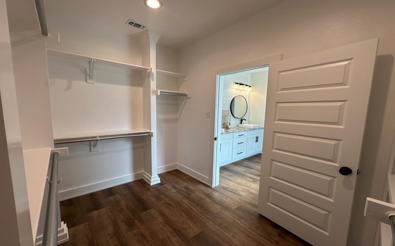 3611 Clearview Dr, San Angelo, TX 76904, 4 Bedrooms Bedrooms, ,3 BathroomsBathrooms,Residential,For Sale,3611 Clearview Dr,127424
