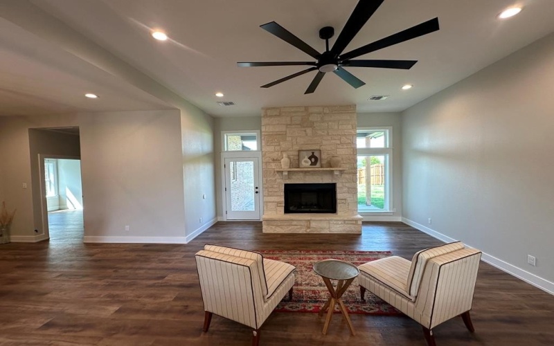 3611 Clearview Dr, San Angelo, TX 76904, 4 Bedrooms Bedrooms, ,3 BathroomsBathrooms,Residential,For Sale,3611 Clearview Dr,127424