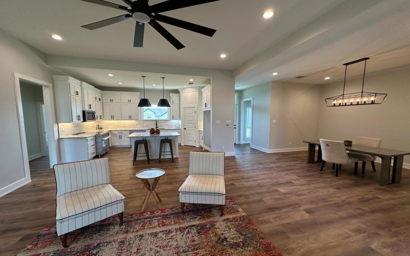 3611 Clearview Dr, San Angelo, TX 76904, 4 Bedrooms Bedrooms, ,3 BathroomsBathrooms,Residential,For Sale,3611 Clearview Dr,127424