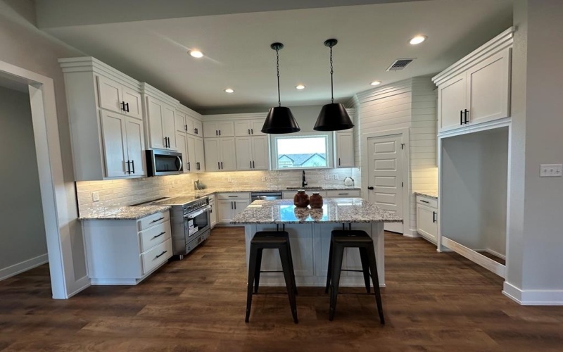 3611 Clearview Dr, San Angelo, TX 76904, 4 Bedrooms Bedrooms, ,3 BathroomsBathrooms,Residential,For Sale,3611 Clearview Dr,127424
