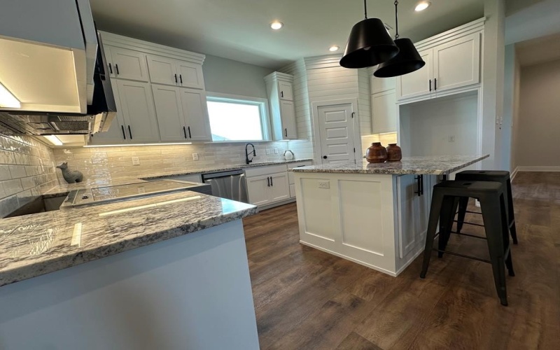 3611 Clearview Dr, San Angelo, TX 76904, 4 Bedrooms Bedrooms, ,3 BathroomsBathrooms,Residential,For Sale,3611 Clearview Dr,127424