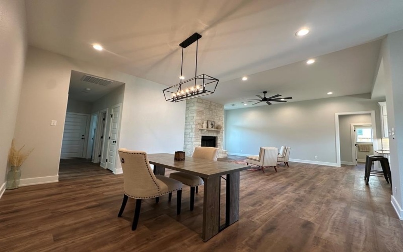 3611 Clearview Dr, San Angelo, TX 76904, 4 Bedrooms Bedrooms, ,3 BathroomsBathrooms,Residential,For Sale,3611 Clearview Dr,127424