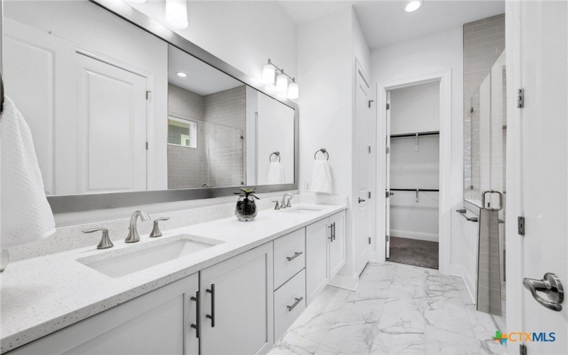 619 Dorfstrasse, New Braunfels, TX 78130, 3 Habitaciones Habitaciones , ,2 BañosBaños,Residential,En Venta,619 Dorfstrasse,560876