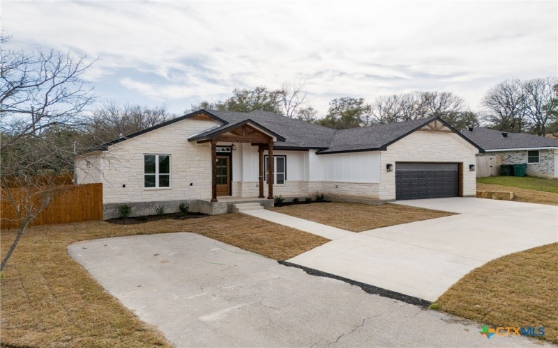 6 E Pima Lane, Belton, TX 76513, 4 Bedrooms Bedrooms, ,2 BathroomsBathrooms,Residential,For Sale,6 E Pima Lane,561832