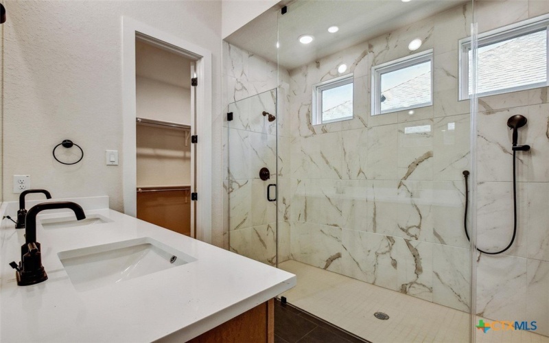 917 Easy Gruene, New Braunfels, TX 78130, 3 Habitaciones Habitaciones , ,2 BañosBaños,Residential,En Venta,917 Easy Gruene,570978