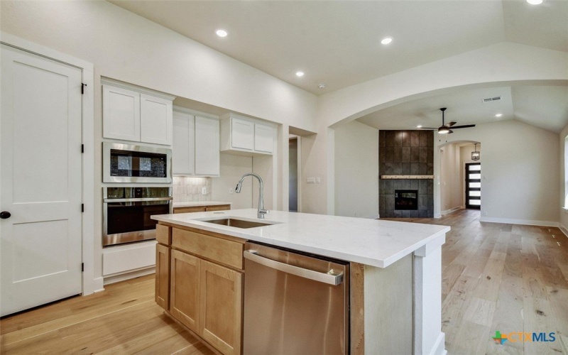 917 Easy Gruene, New Braunfels, TX 78130, 3 Habitaciones Habitaciones , ,2 BañosBaños,Residential,En Venta,917 Easy Gruene,570978