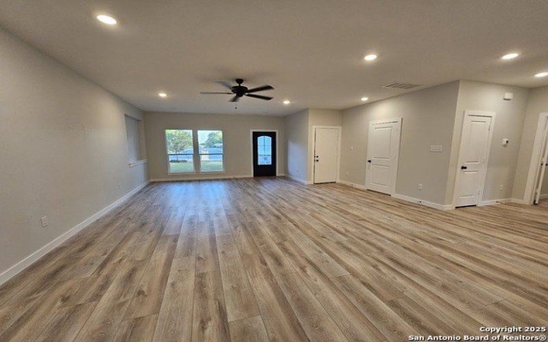 5819 lake bluff, San Antonio, TX 78222, 3 Bedrooms Bedrooms, ,2 BathroomsBathrooms,Residential,For Sale,5819 lake bluff,1867681