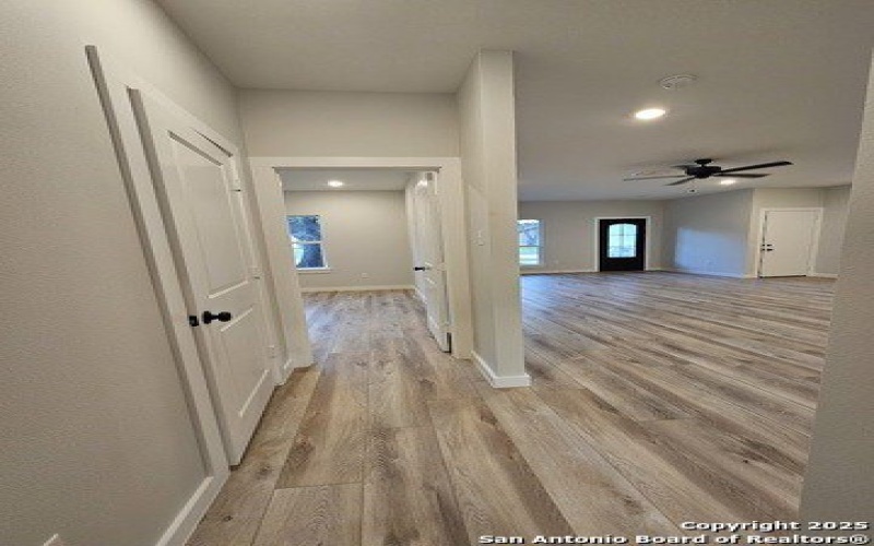 5819 lake bluff, San Antonio, TX 78222, 3 Bedrooms Bedrooms, ,2 BathroomsBathrooms,Residential,For Sale,5819 lake bluff,1867681