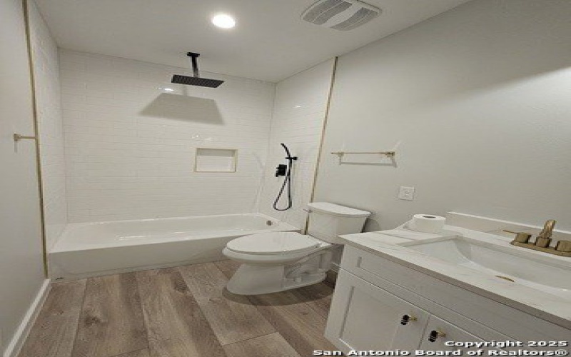 5819 lake bluff, San Antonio, TX 78222, 3 Bedrooms Bedrooms, ,2 BathroomsBathrooms,Residential,For Sale,5819 lake bluff,1867681