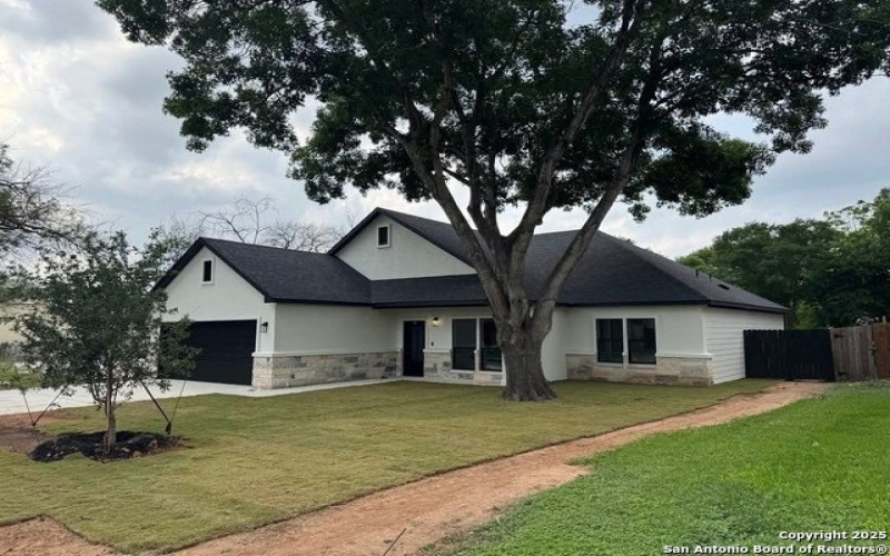 5819 lake bluff, San Antonio, TX 78222, 3 Bedrooms Bedrooms, ,2 BathroomsBathrooms,Residential,For Sale,5819 lake bluff,1867681
