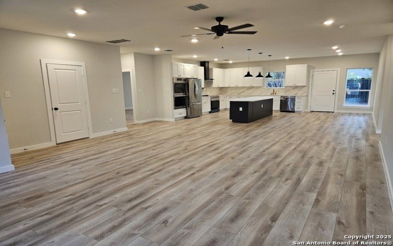 5819 lake bluff, San Antonio, TX 78222, 3 Bedrooms Bedrooms, ,2 BathroomsBathrooms,Residential,For Sale,5819 lake bluff,1867681