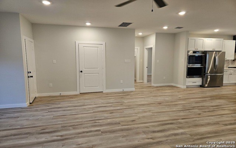 5819 lake bluff, San Antonio, TX 78222, 3 Bedrooms Bedrooms, ,2 BathroomsBathrooms,Residential,For Sale,5819 lake bluff,1867681