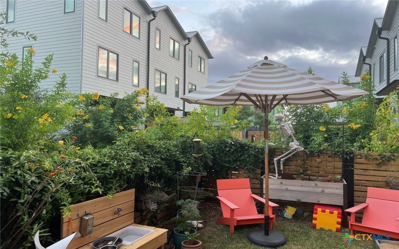 105 Lively Lane #B, San Marcos, TX 78666, 3 Habitaciones Habitaciones , ,2 BañosBaños,Residential,En Venta,105 Lively Lane,576279
