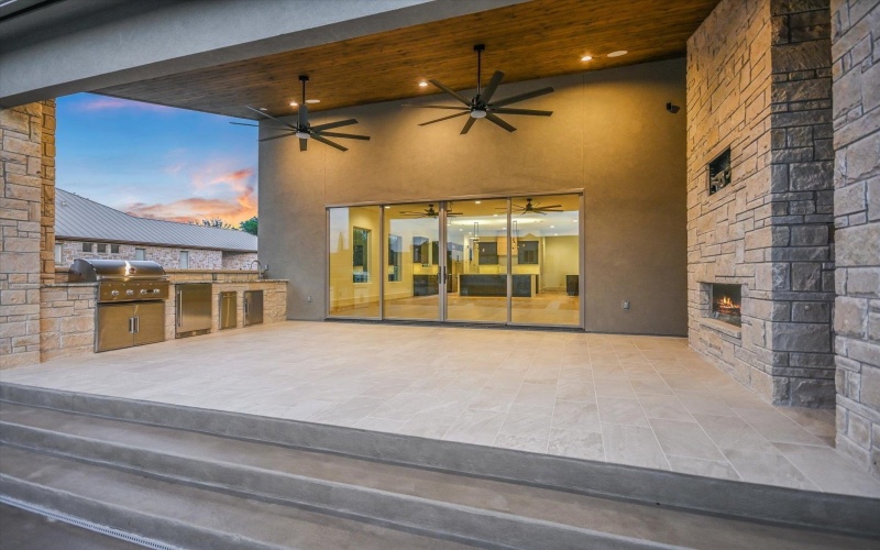 98 Wennmohs Place, Horseshoe Bay, TX 78657, 4 Bedrooms Bedrooms, ,5 BathroomsBathrooms,Residential,For Sale,98 Wennmohs Place,173400