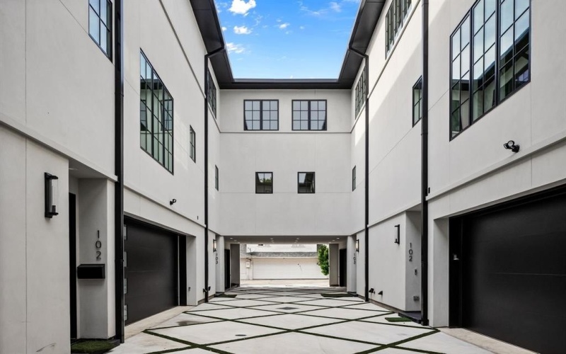 3943 Hawthorne #102, Dallas, TX 75219, 2 Habitaciones Habitaciones , ,2 BañosBaños,Residential,En Venta,3943 Hawthorne,20939137