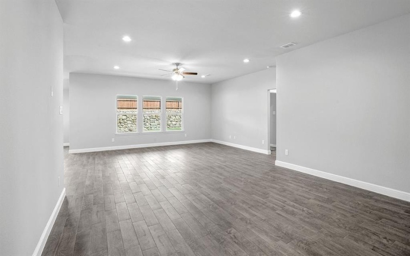 1155 KEYSTONE Drive, Granbury, TX 76048, 4 Bedrooms Bedrooms, ,2 BathroomsBathrooms,Residential,For Sale,1155 KEYSTONE Drive,20939515