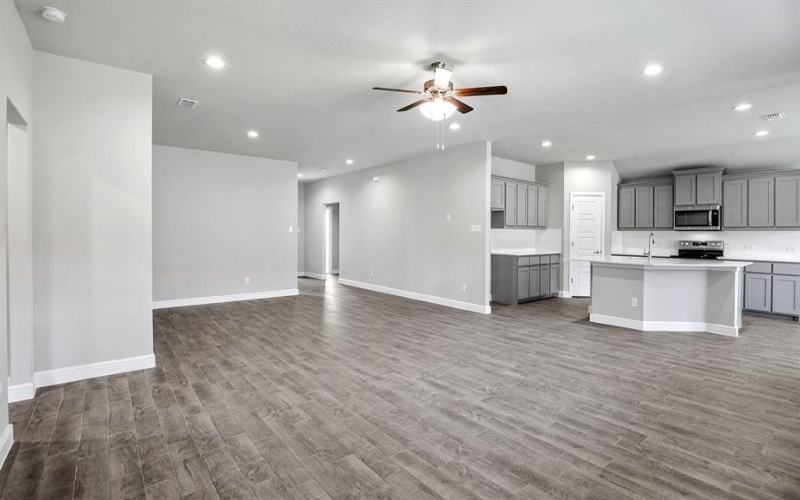 1155 KEYSTONE Drive, Granbury, TX 76048, 4 Bedrooms Bedrooms, ,2 BathroomsBathrooms,Residential,For Sale,1155 KEYSTONE Drive,20939515