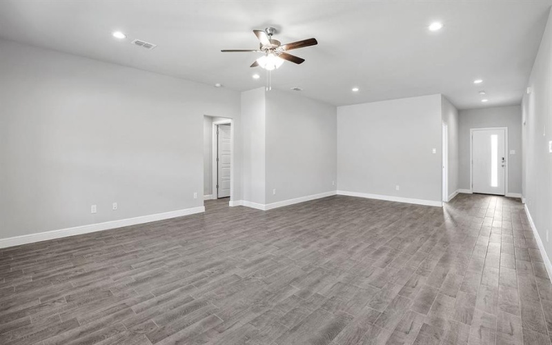 1155 KEYSTONE Drive, Granbury, TX 76048, 4 Bedrooms Bedrooms, ,2 BathroomsBathrooms,Residential,For Sale,1155 KEYSTONE Drive,20939515
