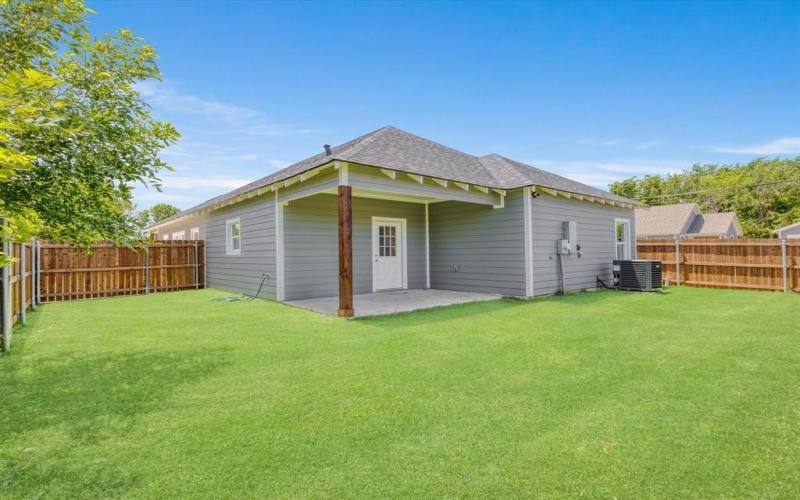 1101 Stella Street, Fort Worth, TX 76104, 3 Bedrooms Bedrooms, ,2 BathroomsBathrooms,Residential,For Sale,1101 Stella Street,20933423