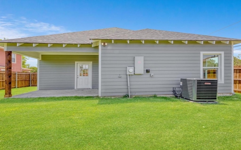 1101 Stella Street, Fort Worth, TX 76104, 3 Bedrooms Bedrooms, ,2 BathroomsBathrooms,Residential,For Sale,1101 Stella Street,20933423