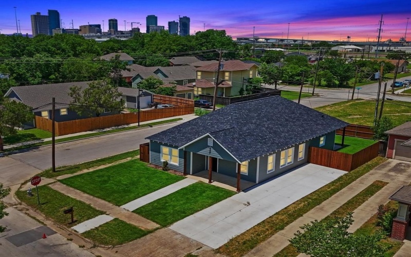 1101 Stella Street, Fort Worth, TX 76104, 3 Bedrooms Bedrooms, ,2 BathroomsBathrooms,Residential,For Sale,1101 Stella Street,20933423