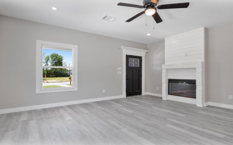 1101 Stella Street, Fort Worth, TX 76104, 3 Bedrooms Bedrooms, ,2 BathroomsBathrooms,Residential,For Sale,1101 Stella Street,20933423