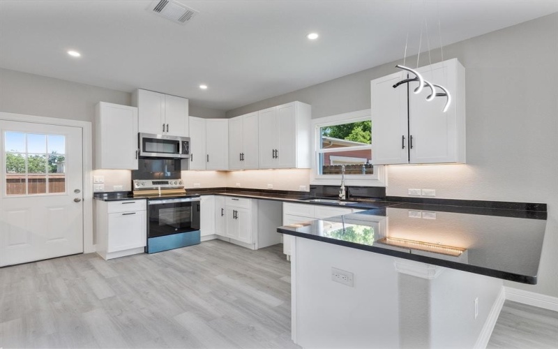 1101 Stella Street, Fort Worth, TX 76104, 3 Bedrooms Bedrooms, ,2 BathroomsBathrooms,Residential,For Sale,1101 Stella Street,20933423