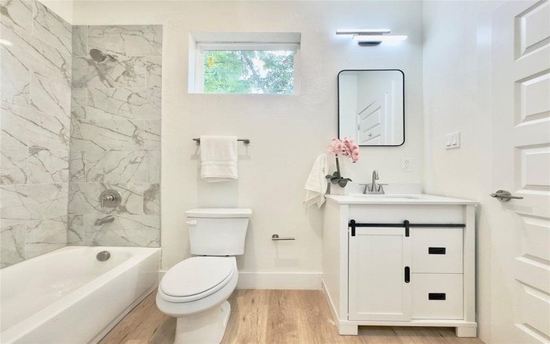 3801 Carpenter Avenue, Dallas, TX 75210, 4 Bedrooms Bedrooms, ,2 BathroomsBathrooms,Residential,For Sale,3801 Carpenter Avenue,20939952